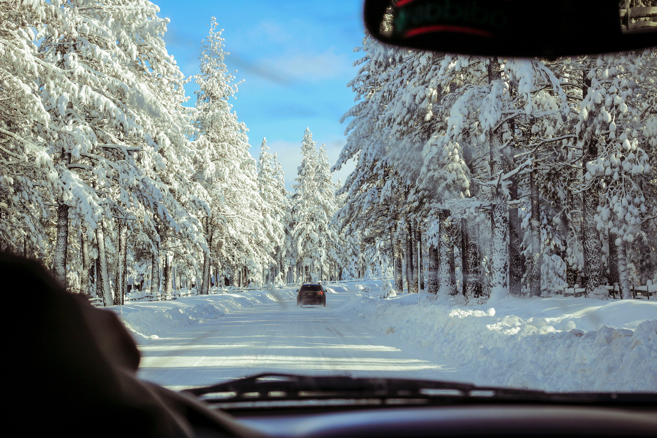 tree-snow-winter-car-frost-driving-1393341-pxhere.com_